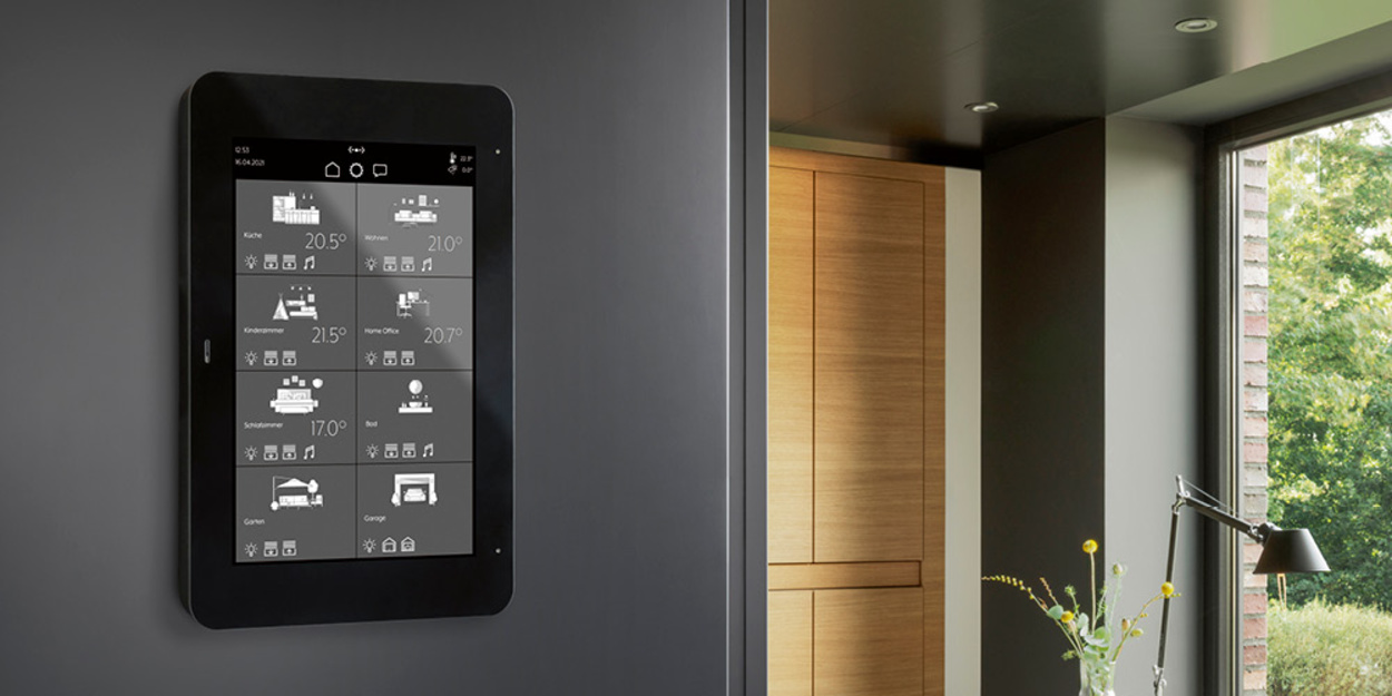 JUNG Smart Panel 8 bei Elektrotechnik Breitenbach in Gemünden am Main